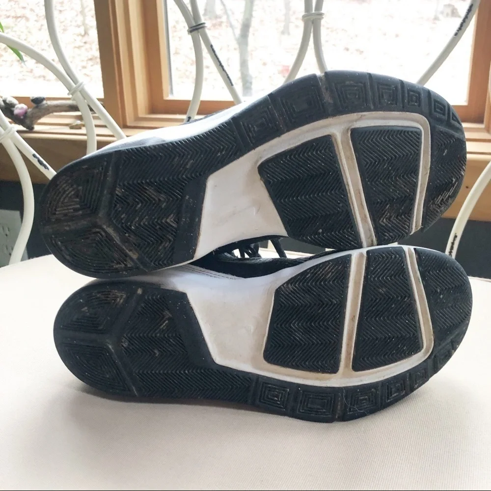 Nike Air Without a Doubt High Top Sneakers 5.5 Y‎
